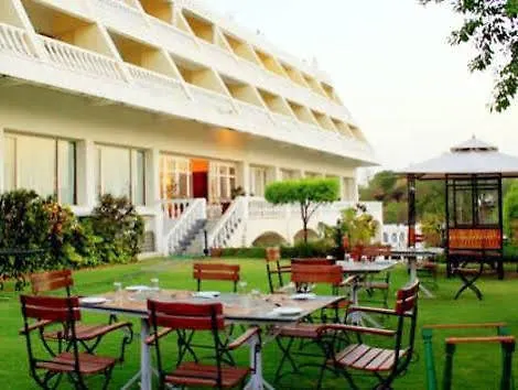 Hotel Hilltop Palace Udajpur 3*,