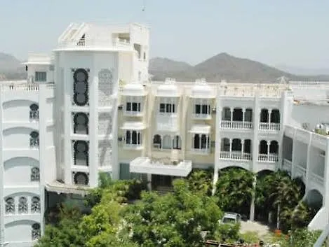 Hotel Hilltop Palace Udajpur