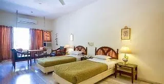 Hotel Hilltop Palace Udajpur